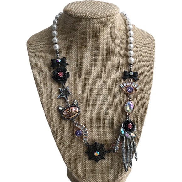 Betsey Johnson Spider Hand Cat Necklace - Picture 5 of 9